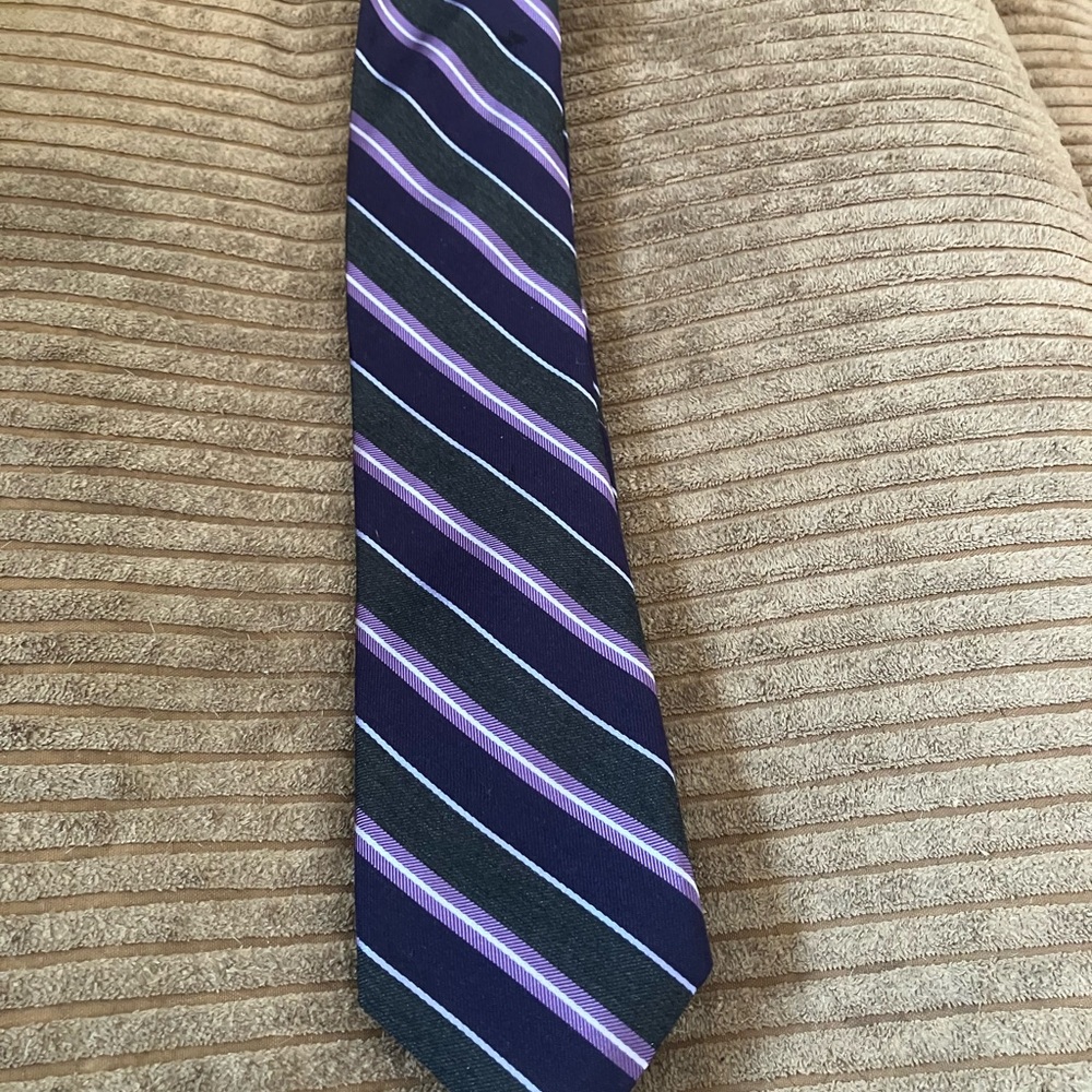 Elegant Purple Striped Men's Tie